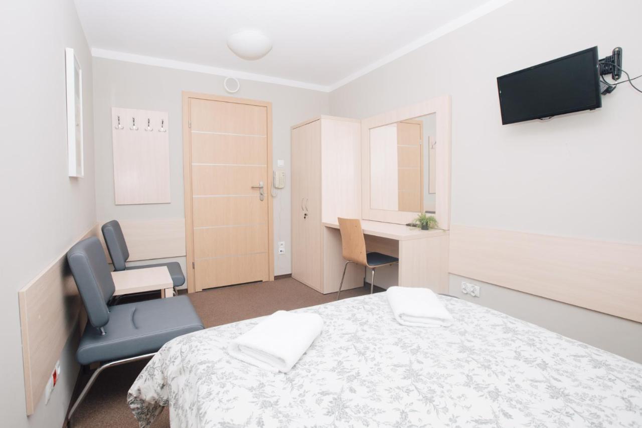 Strumyk Hostel Krakau Buitenkant foto
