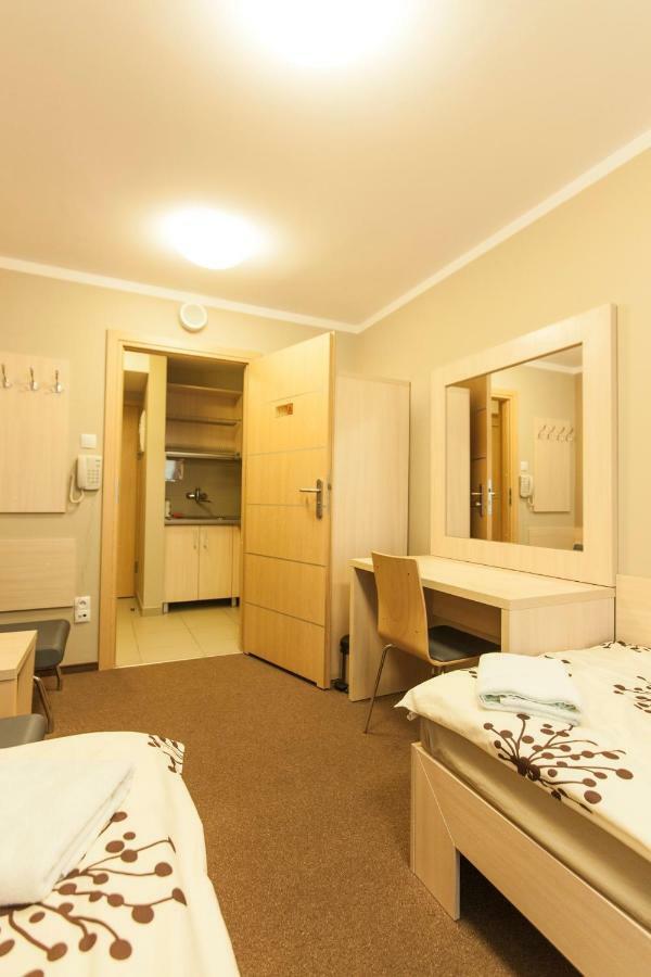 Strumyk Hostel Krakau Buitenkant foto